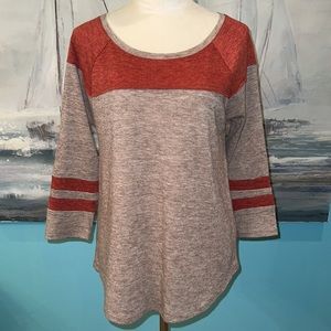 🌟2/$15🌟Hem & Thread Baseball Style 3/4 Sleeve Shirt, Small